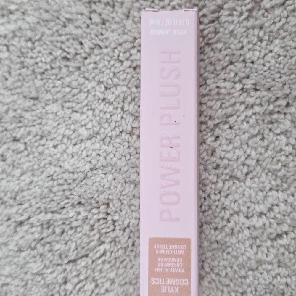 NIB Kylie Cosmetics Power Plush Longwear Concealer 4C